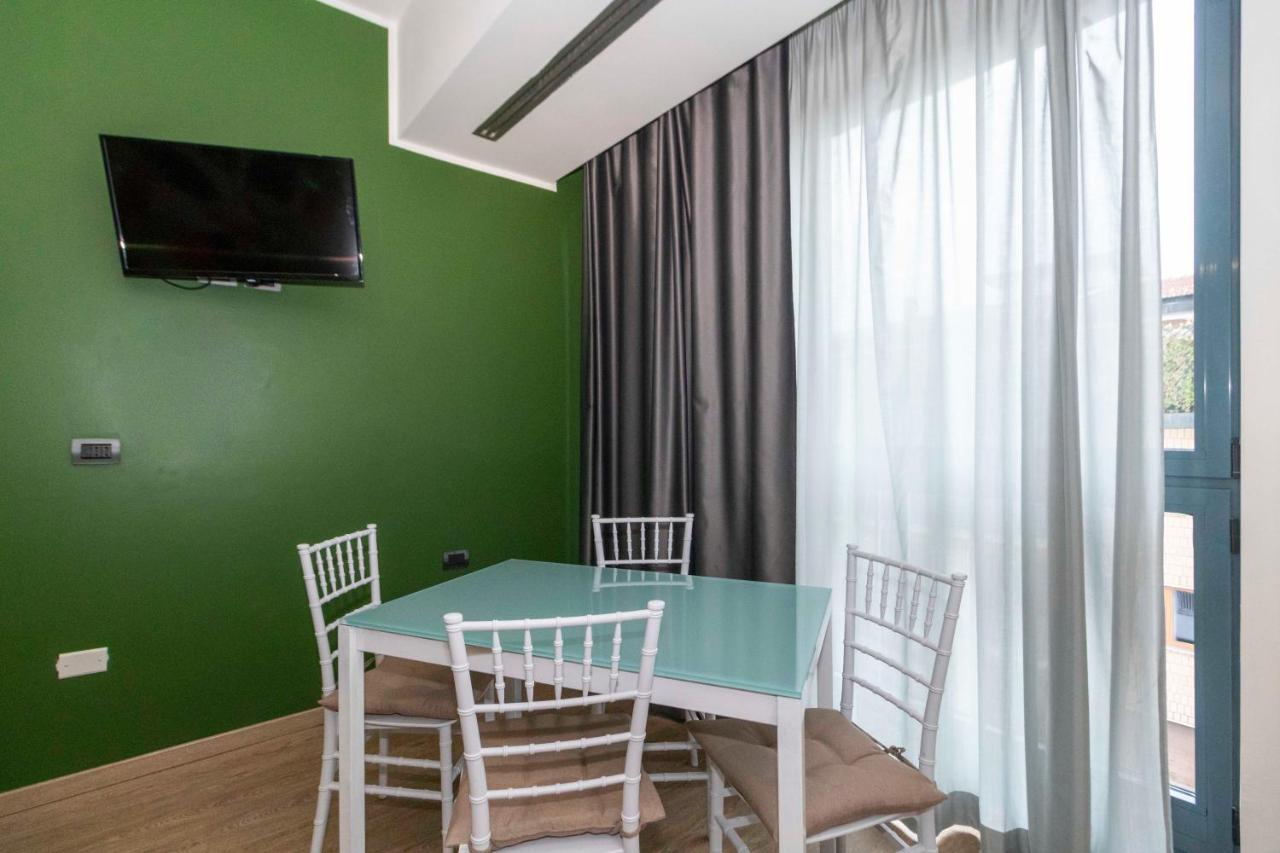 Enjoy Room- Appartamento Con Parcheggio Gratuito E Colazione Deliziosa ! Torino Exterior foto